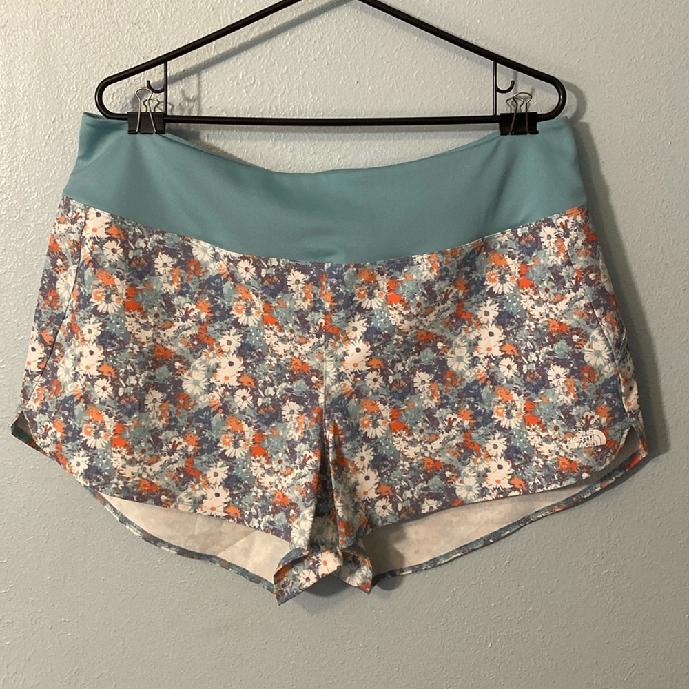 NWT The North Face Daily Active Shorts